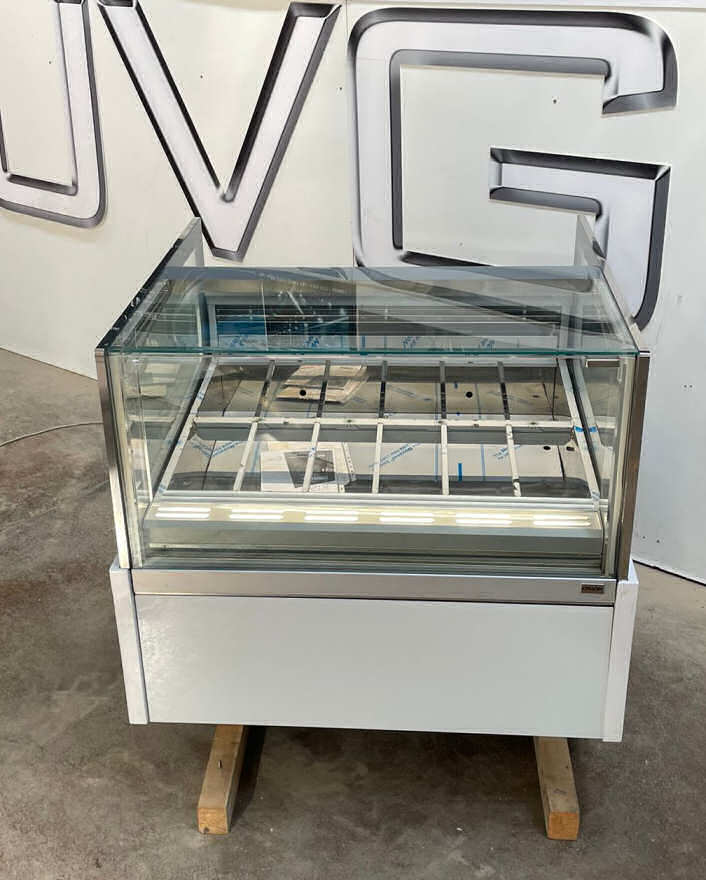 <span class="t-prod">ORION KT24 G6 H1160 R290 White</span><div class="t-dim"> DIM: 1130 x 1148 x H 1160 (mm)</div>VETRINA GELATO 12 VASCHETTE * ICE-CREAM DISPLAY CABINET 12 TUBS * VITRINE À GLACES 12 * EISVITRINE 12 EISSCHALEN * VITRINA HELADERÍA 12 CUBETAS