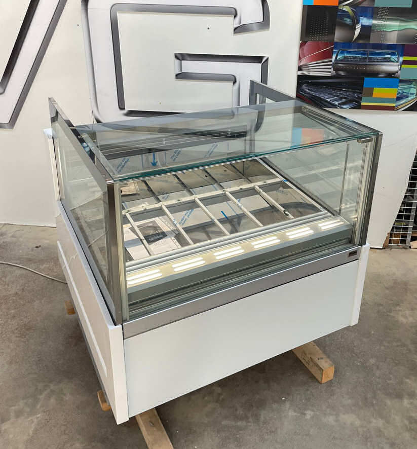 <span class="t-prod">ORION KT24 G6 H1160 R290 White</span><div class="t-dim"> DIM: 1130 x 1148 x H 1160 (mm)</div>VETRINA GELATO 12 VASCHETTE * ICE-CREAM DISPLAY CABINET 12 TUBS * VITRINE À GLACES 12 * EISVITRINE 12 EISSCHALEN * VITRINA HELADERÍA 12 CUBETAS